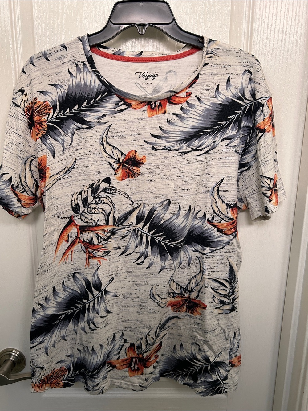 Voyage Women's Short Sleeve Floral Feather Tee - White with Navy & Orange